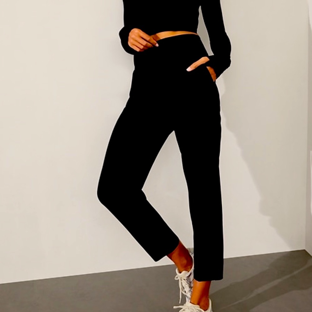 Almost New- Athleta Endless High Rise Pant Black - Size 6